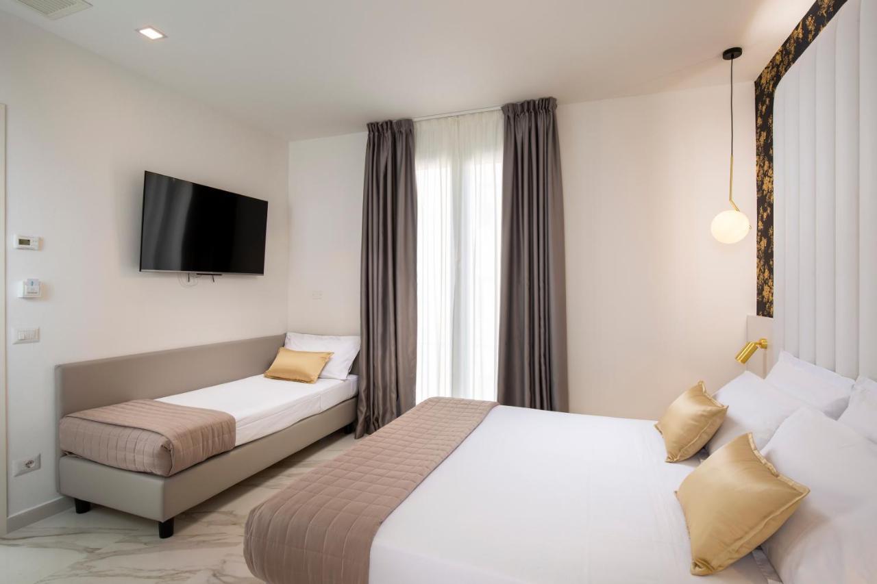 Hotel Cenisio Rimini Buitenkant foto
