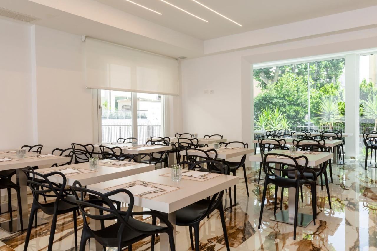 Hotel Cenisio Rimini Buitenkant foto