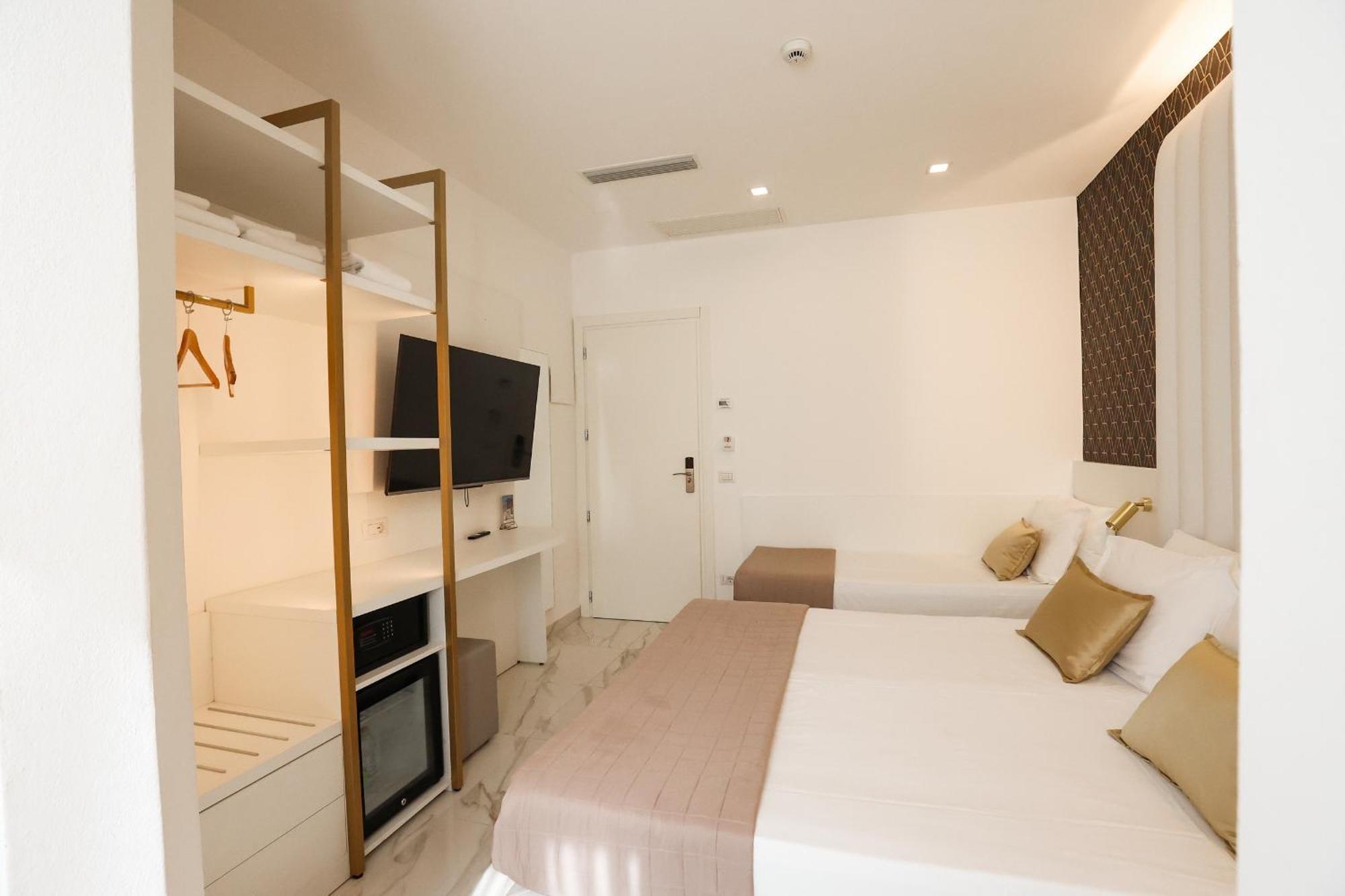 Hotel Cenisio Rimini Buitenkant foto