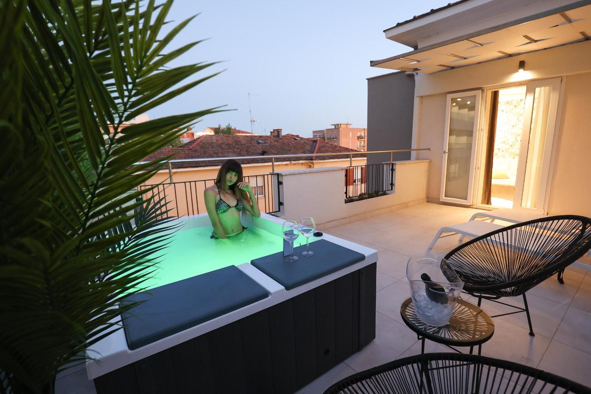 Hotel Cenisio Rimini Buitenkant foto