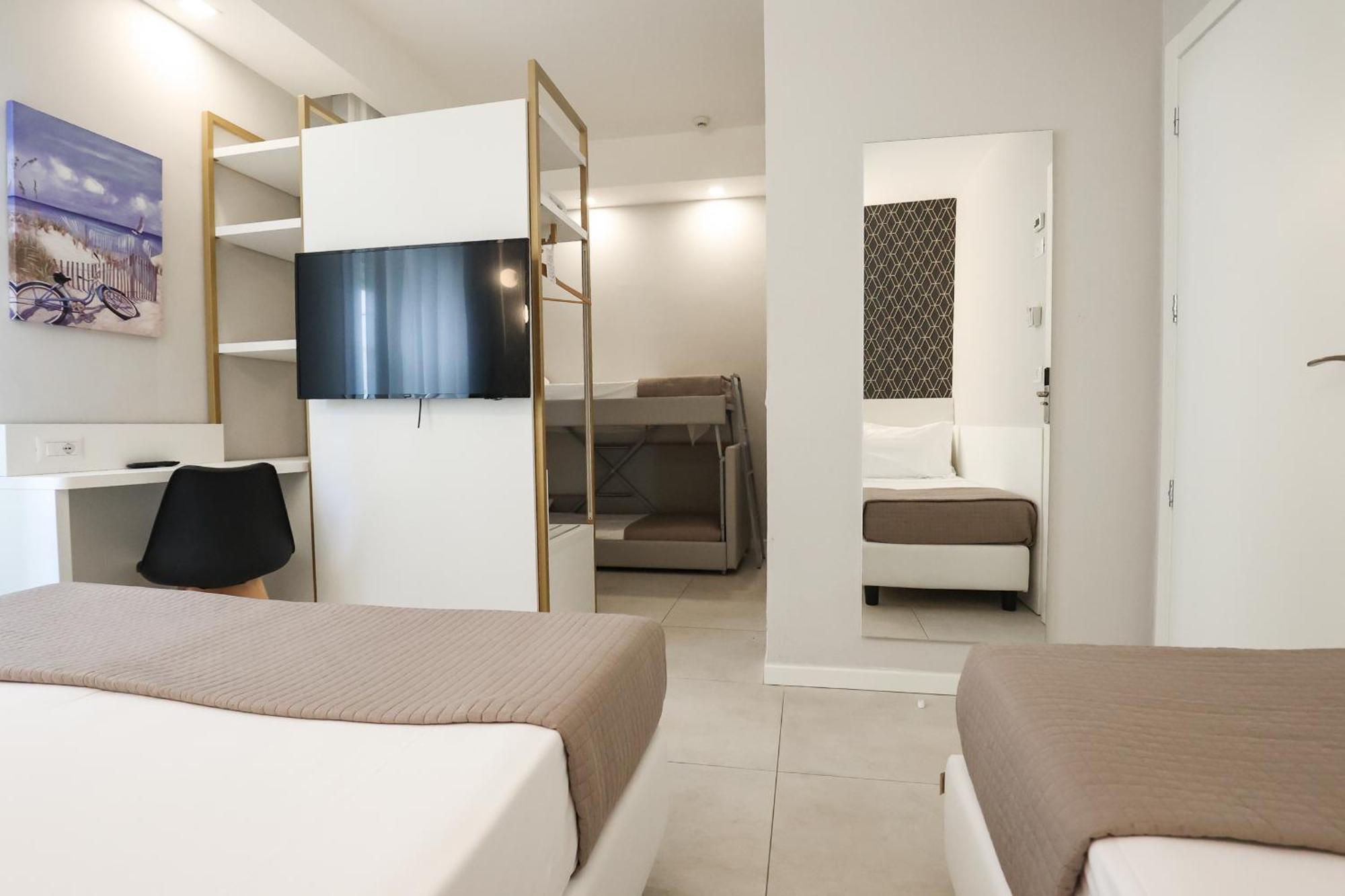 Hotel Cenisio Rimini Buitenkant foto