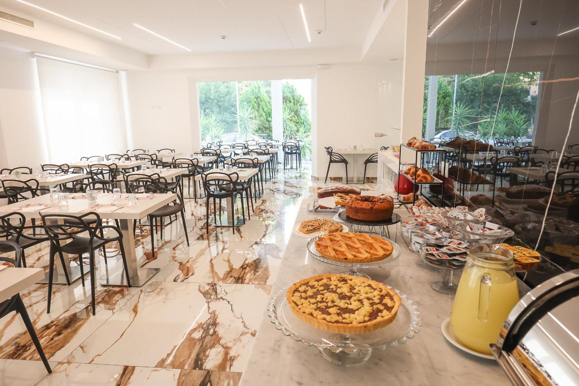 Hotel Cenisio Rimini Buitenkant foto